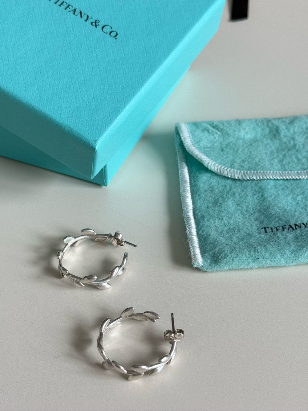 Tiffany & Co. Silver Leaf Hoop Earrings with Signature Blue Pouchoo